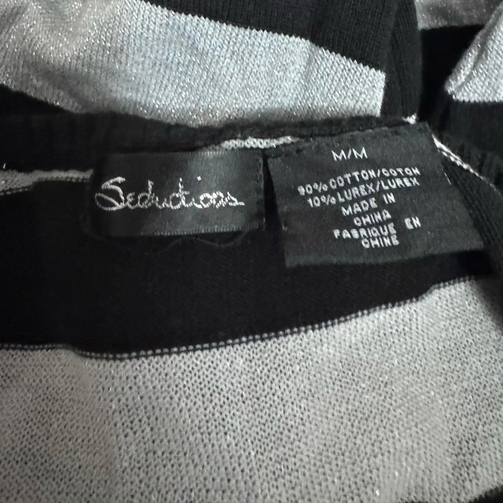 Seductions Y2K UltraFitted V-Neck Longline Striped Sweater - Picture 4 of 4